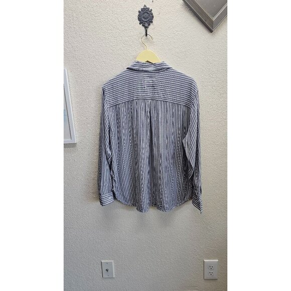 Rails Gray and White 3/4 Sleeve Notched Collar Shirt - Picture 3 of 6